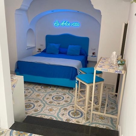 La Piccola Suite 阿纳卡普里 外观 照片